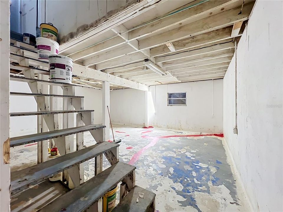 For Sale: $449,000 (3 beds, 3 baths, 1912 Square Feet)