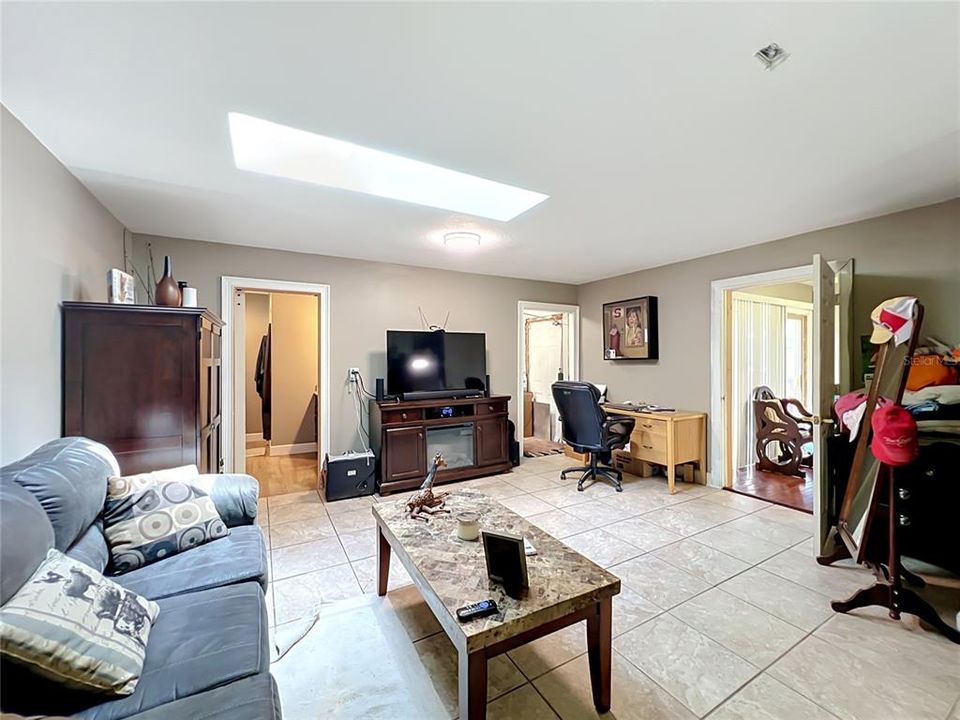 For Sale: $449,000 (3 beds, 3 baths, 1912 Square Feet)
