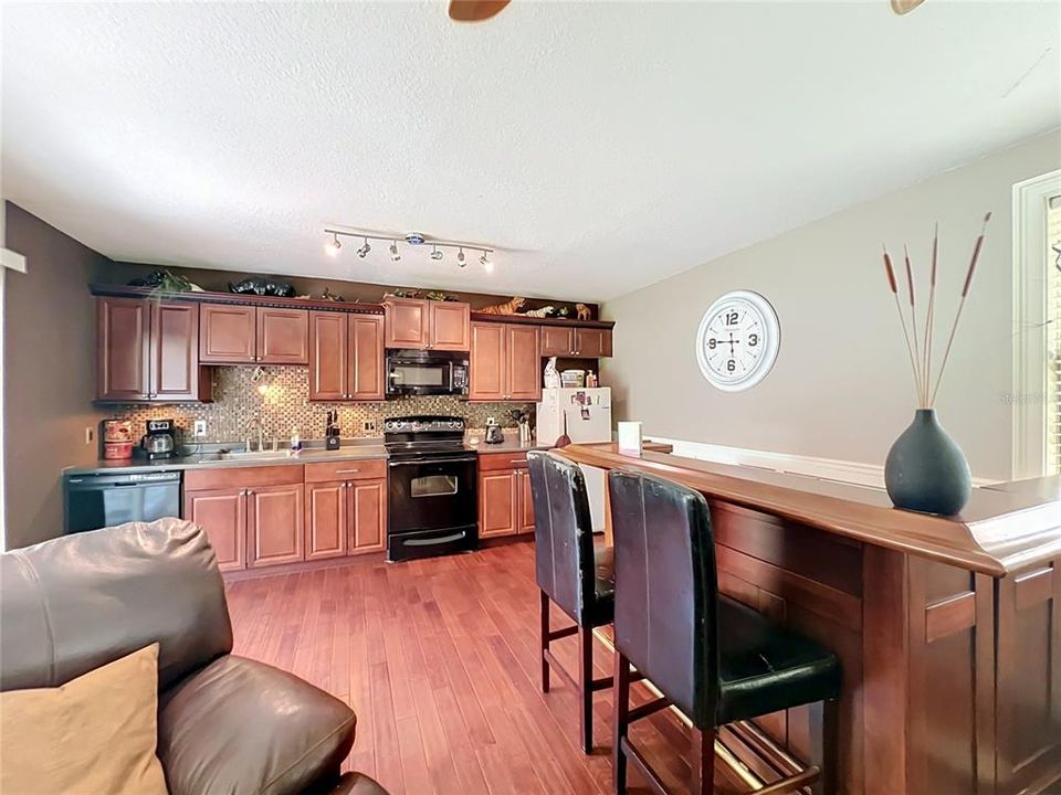 For Sale: $449,000 (3 beds, 3 baths, 1912 Square Feet)