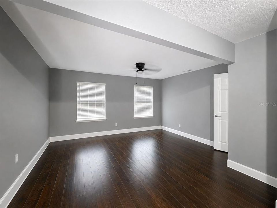 For Sale: $449,000 (3 beds, 3 baths, 1912 Square Feet)