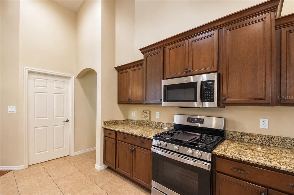 For Sale: $725,000 (3 beds, 2 baths, 2384 Square Feet)