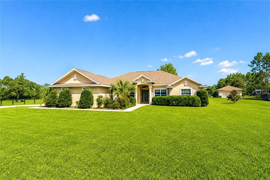 For Sale: $725,000 (3 beds, 2 baths, 2384 Square Feet)