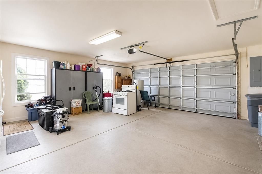 For Sale: $725,000 (3 beds, 2 baths, 2384 Square Feet)