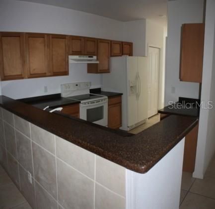 На продажу: $152,900 (2 спален, 2 ванн, 1143 Квадратных фут)