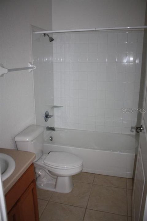 На продажу: $152,900 (2 спален, 2 ванн, 1143 Квадратных фут)