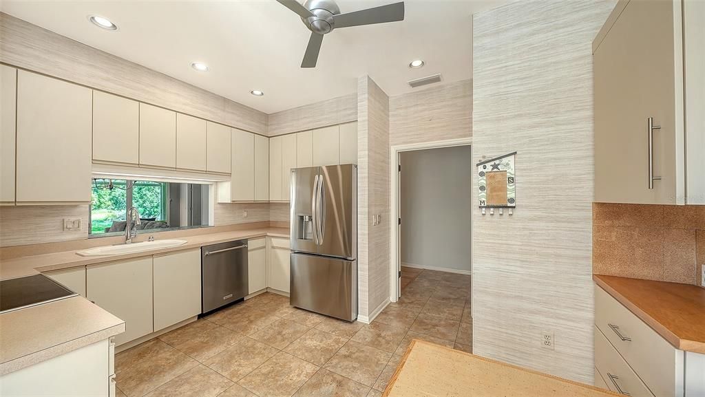 En Venta: $425,000 (3 camas, 2 baños, 1856 Pies cuadrados)