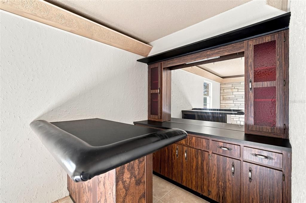 For Sale: $500,000 (4 beds, 2 baths, 2416 Square Feet)