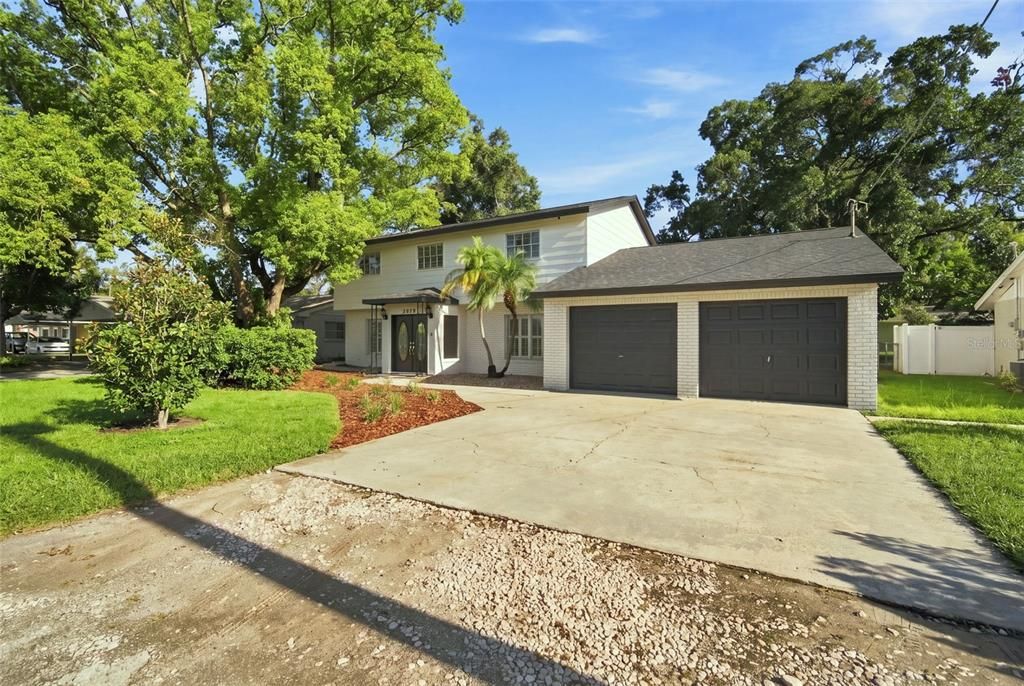 For Sale: $500,000 (4 beds, 2 baths, 2416 Square Feet)