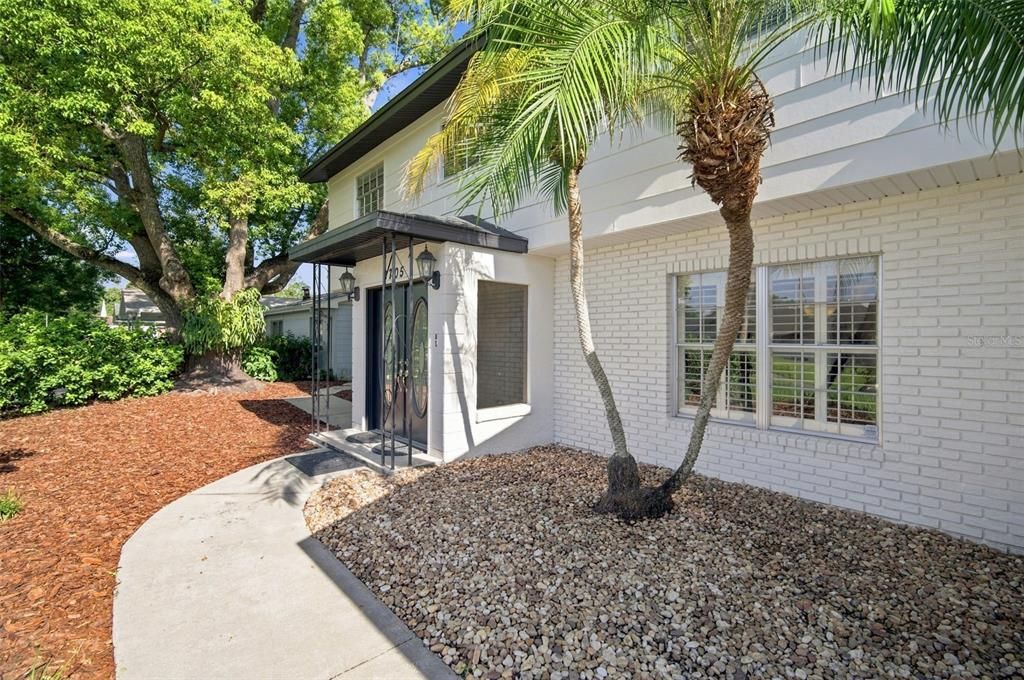 For Sale: $500,000 (4 beds, 2 baths, 2416 Square Feet)