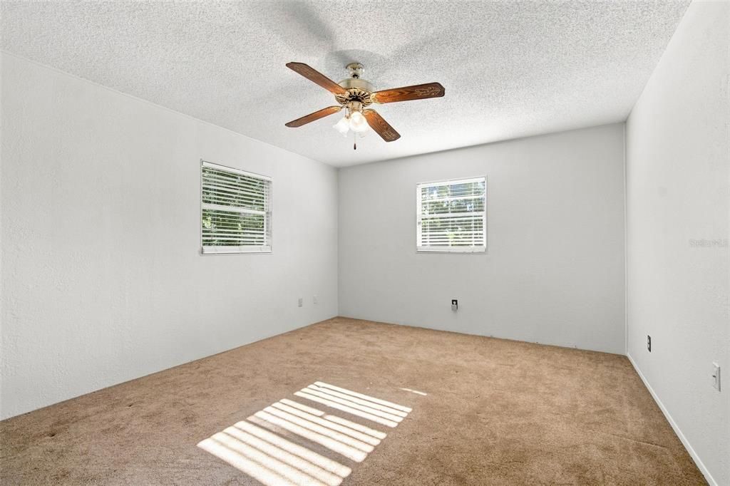 For Sale: $500,000 (4 beds, 2 baths, 2416 Square Feet)