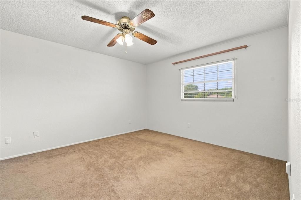 For Sale: $500,000 (4 beds, 2 baths, 2416 Square Feet)