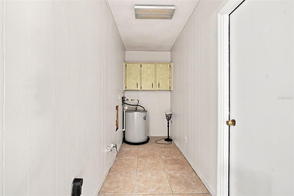 For Sale: $500,000 (4 beds, 2 baths, 2416 Square Feet)