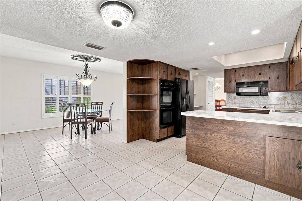 For Sale: $500,000 (4 beds, 2 baths, 2416 Square Feet)