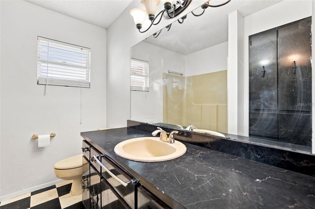 For Sale: $500,000 (4 beds, 2 baths, 2416 Square Feet)