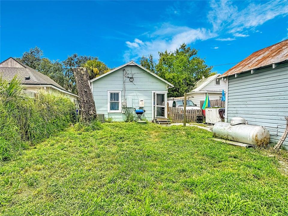На продажу: $259,000 (2 спален, 1 ванн, 788 Квадратных фут)