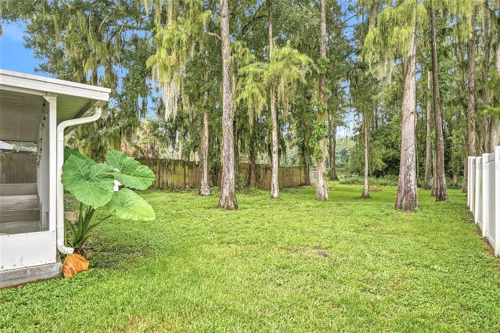 На продажу: $359,900 (3 спален, 2 ванн, 1221 Квадратных фут)
