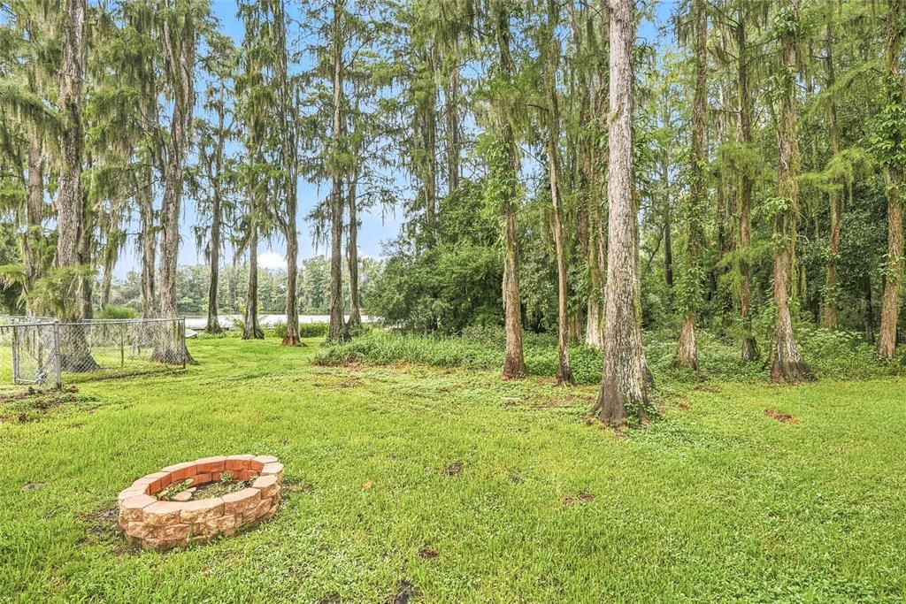 На продажу: $359,900 (3 спален, 2 ванн, 1221 Квадратных фут)