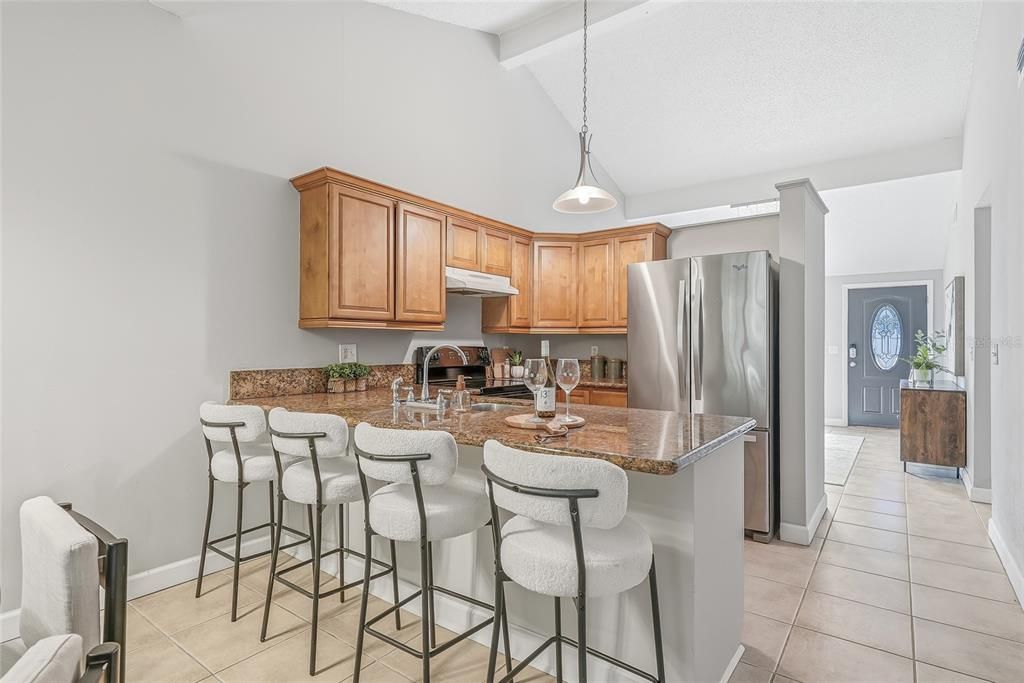 На продажу: $359,900 (3 спален, 2 ванн, 1221 Квадратных фут)