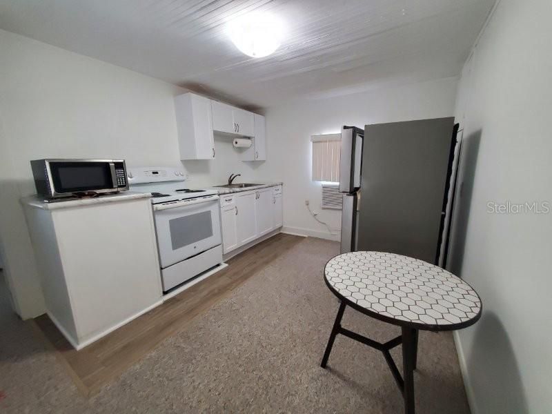 В аренду: $1,195 (1 спален, 1 ванн, 725 Квадратных фут)