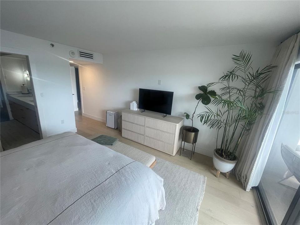 For Rent: $8,000 (2 beds, 2 baths, 1592 Square Feet)