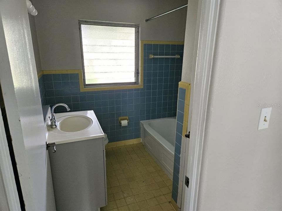 В аренду: $1,600 (2 спален, 1 ванн, 900 Квадратных фут)