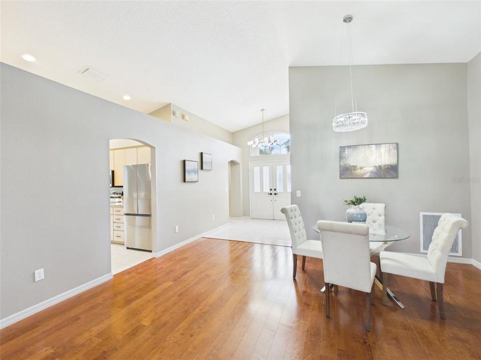 En Venta: $342,900 (3 camas, 2 baños, 1721 Pies cuadrados)