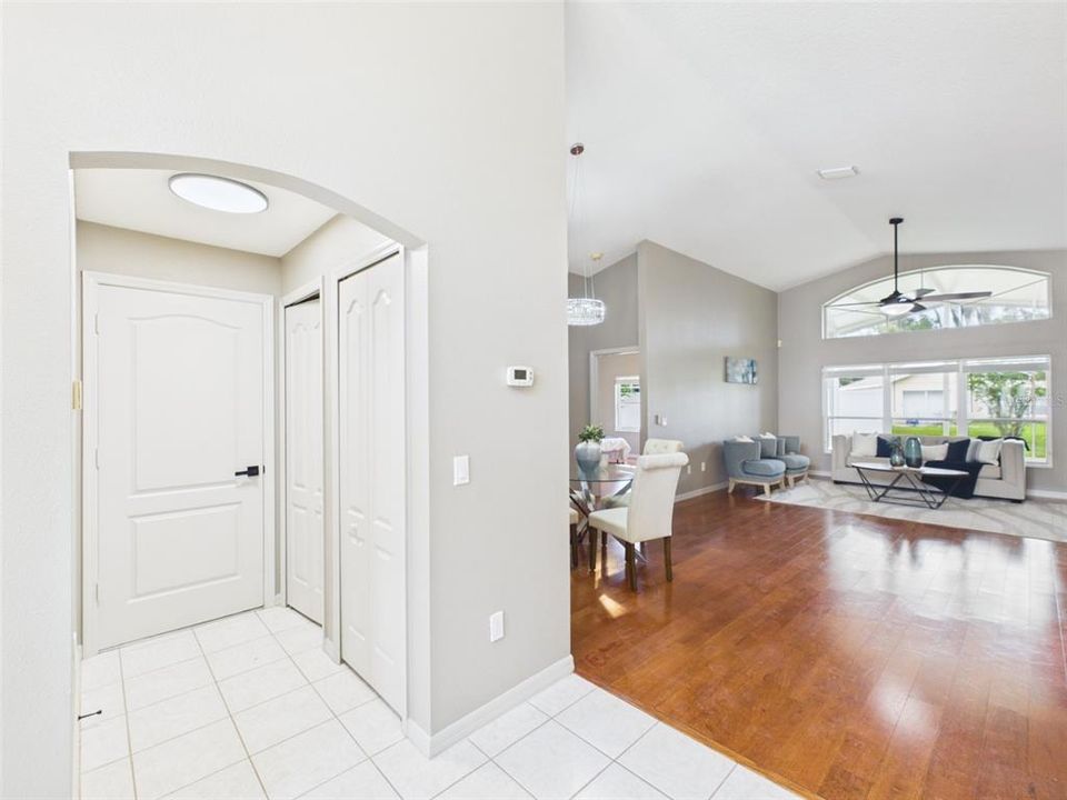 En Venta: $342,900 (3 camas, 2 baños, 1721 Pies cuadrados)