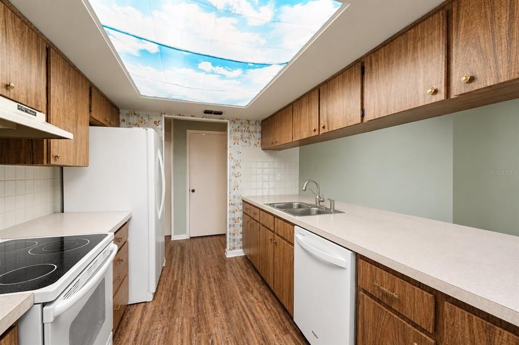 En Venta: $340,000 (3 camas, 2 baños, 2308 Pies cuadrados)