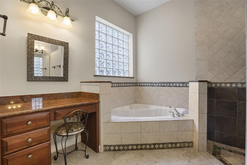 В аренду: $5,900 (6 спален, 3 ванн, 4463 Квадратных фут)