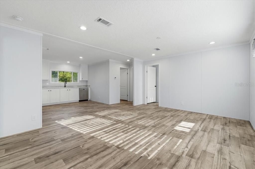 На продажу: $215,999 (3 спален, 2 ванн, 1064 Квадратных фут)