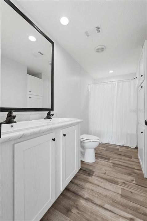 На продажу: $215,999 (3 спален, 2 ванн, 1064 Квадратных фут)