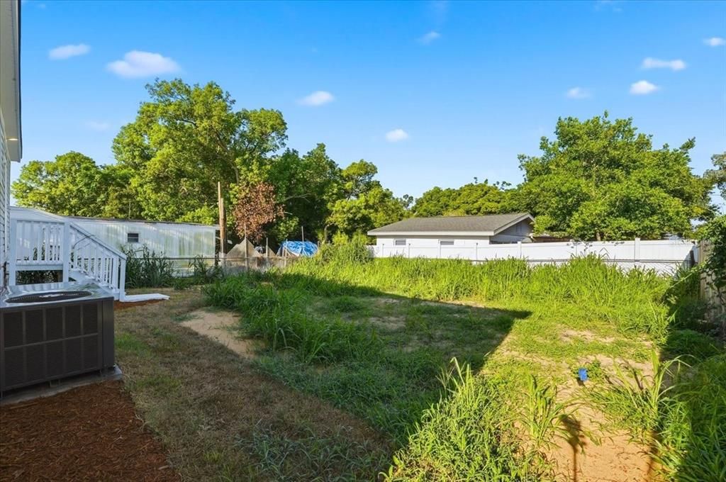 На продажу: $215,999 (3 спален, 2 ванн, 1064 Квадратных фут)