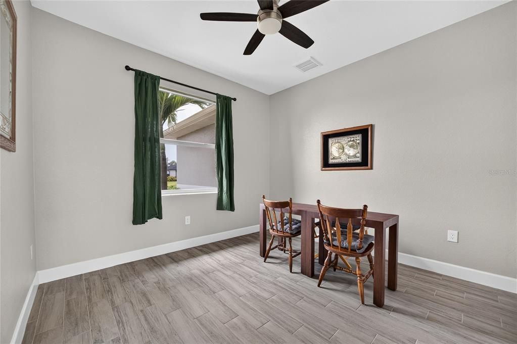 For Sale: $425,000 (3 beds, 2 baths, 1653 Square Feet)