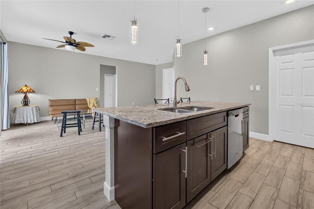 For Sale: $425,000 (3 beds, 2 baths, 1653 Square Feet)