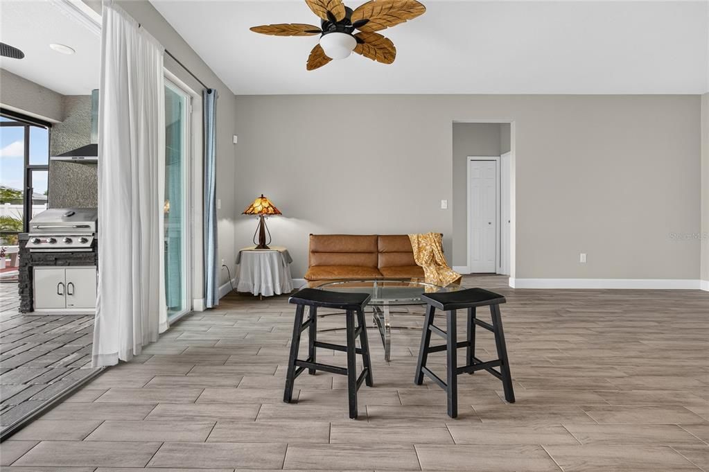 For Sale: $425,000 (3 beds, 2 baths, 1653 Square Feet)