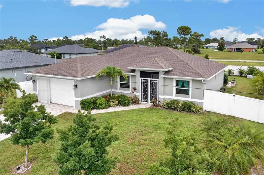 For Sale: $425,000 (3 beds, 2 baths, 1653 Square Feet)