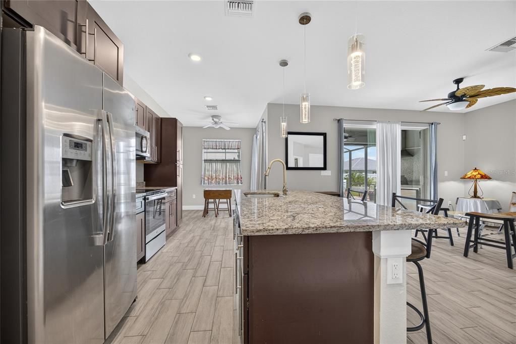 For Sale: $425,000 (3 beds, 2 baths, 1653 Square Feet)