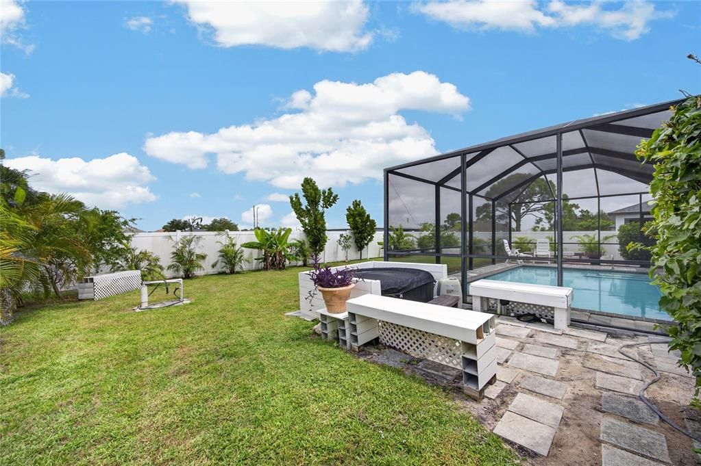 For Sale: $425,000 (3 beds, 2 baths, 1653 Square Feet)