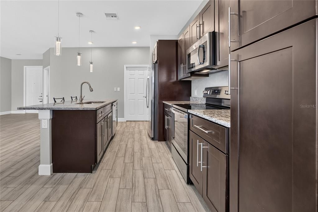 For Sale: $425,000 (3 beds, 2 baths, 1653 Square Feet)