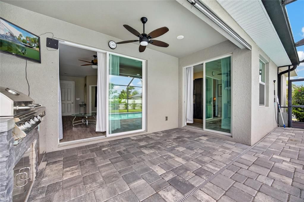 For Sale: $425,000 (3 beds, 2 baths, 1653 Square Feet)