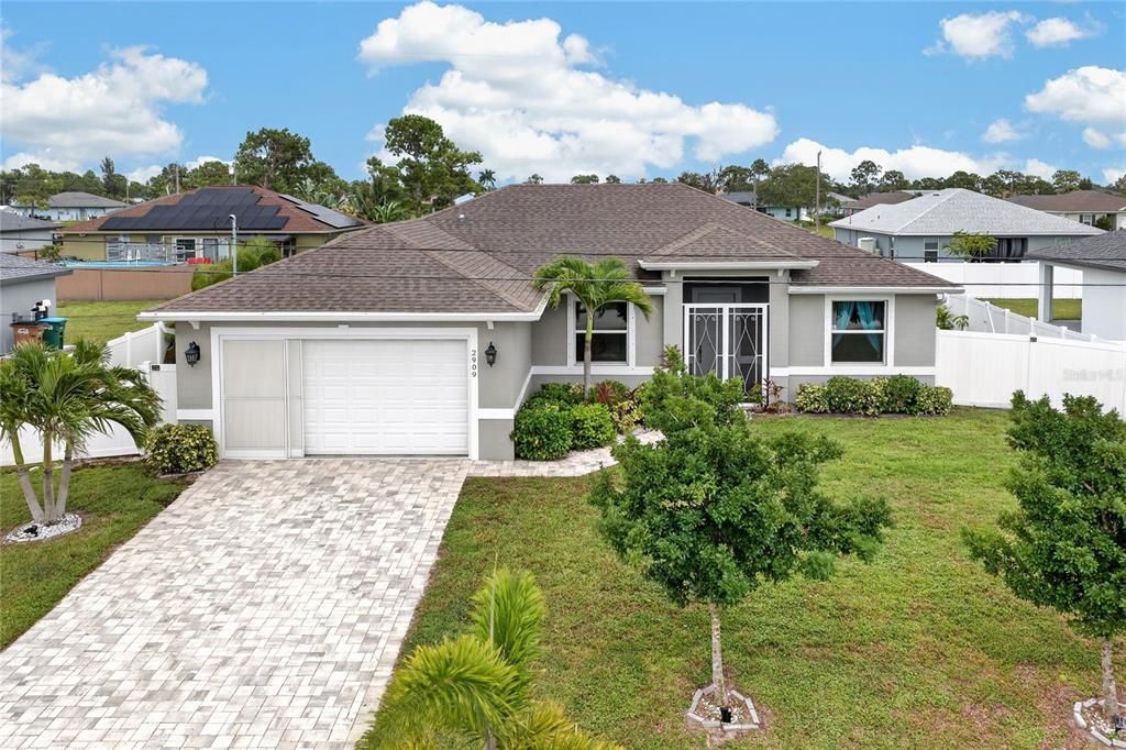 For Sale: $425,000 (3 beds, 2 baths, 1653 Square Feet)