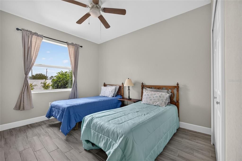 For Sale: $425,000 (3 beds, 2 baths, 1653 Square Feet)