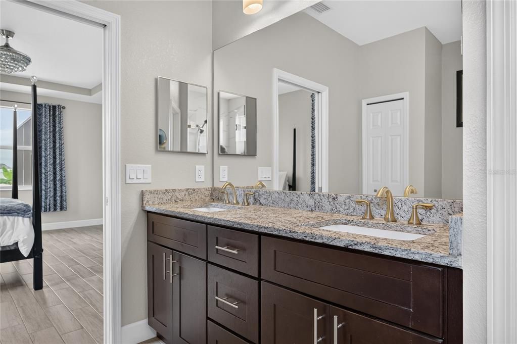 For Sale: $425,000 (3 beds, 2 baths, 1653 Square Feet)