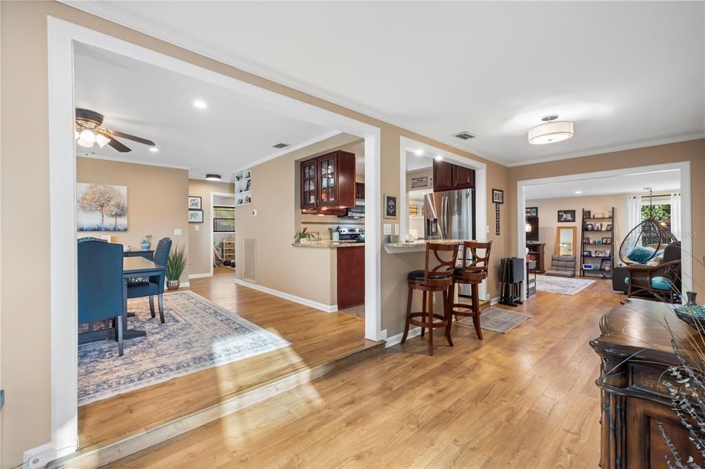 Activo con contrato: $499,000 (3 camas, 2 baños, 1691 Pies cuadrados)