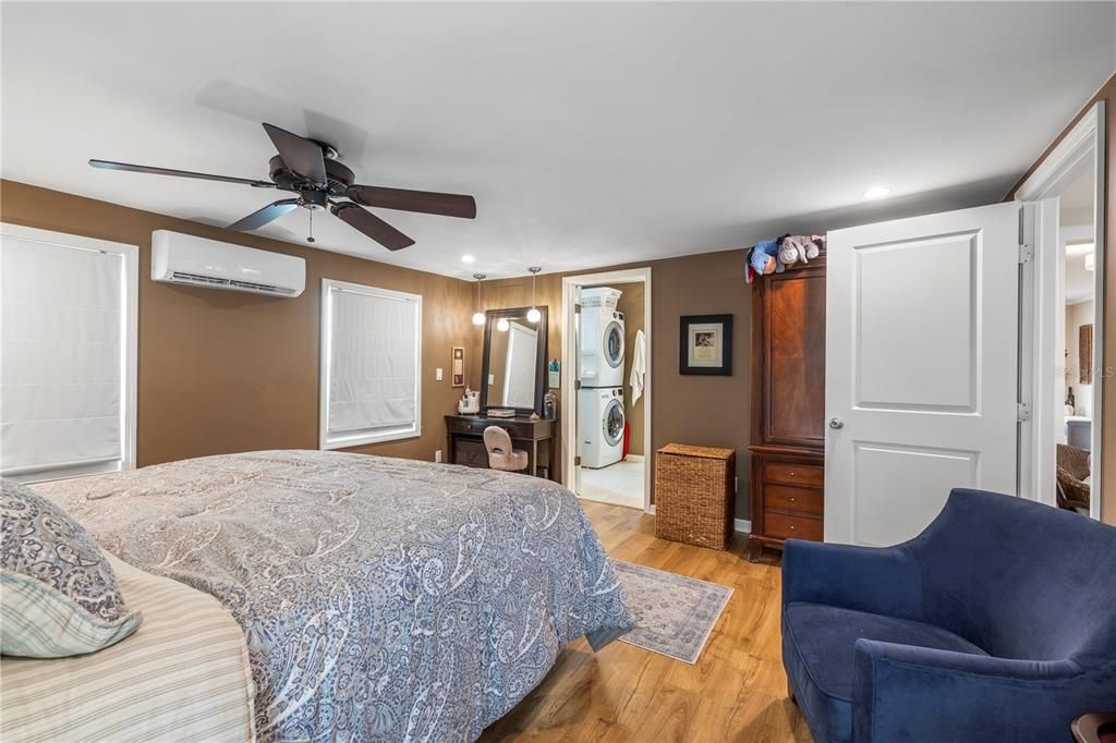 Activo con contrato: $499,000 (3 camas, 2 baños, 1691 Pies cuadrados)