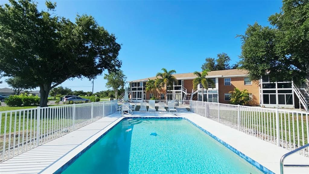 For Rent: $1,625 (2 beds, 2 baths, 993 Square Feet)