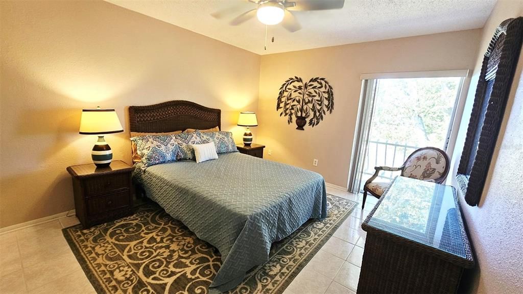 For Rent: $1,625 (2 beds, 2 baths, 993 Square Feet)