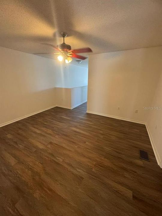 В аренду: $1,950 (4 спален, 2 ванн, 1703 Квадратных фут)
