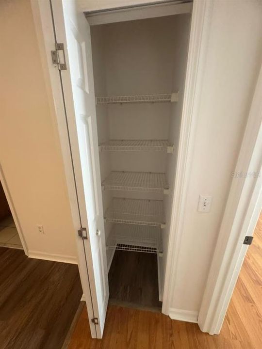 В аренду: $1,950 (4 спален, 2 ванн, 1703 Квадратных фут)