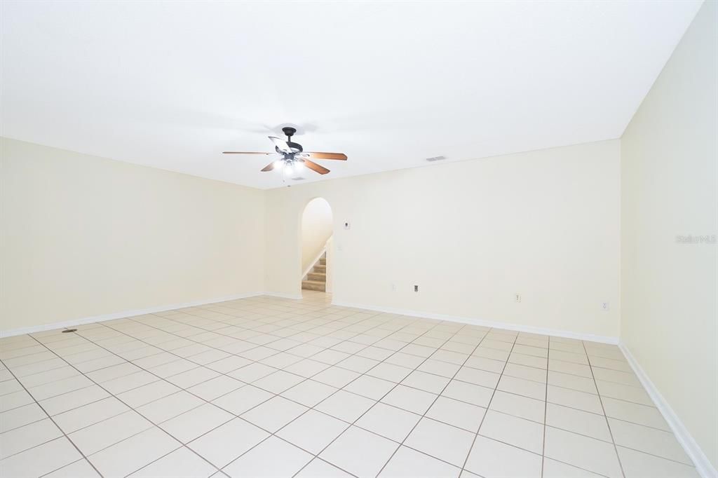 В аренду: $1,950 (4 спален, 2 ванн, 1703 Квадратных фут)